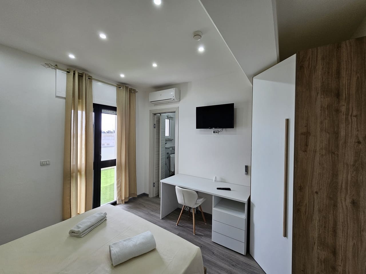 Camera Doppia superior