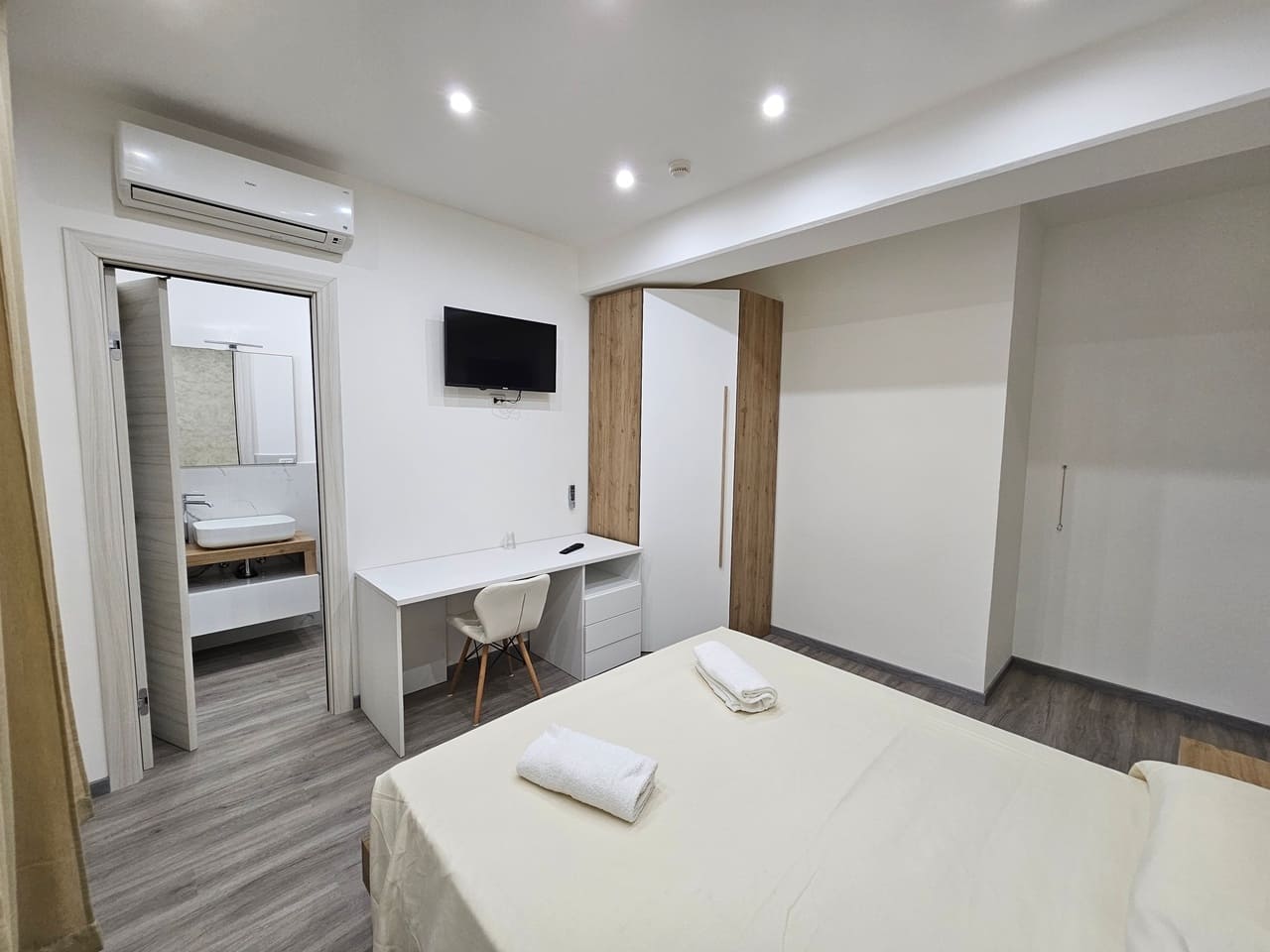 Camera Doppia superior